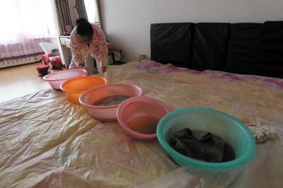 攀枝花楼上漏水，住户失联，小区没物管，业主维权难！律师来支招……